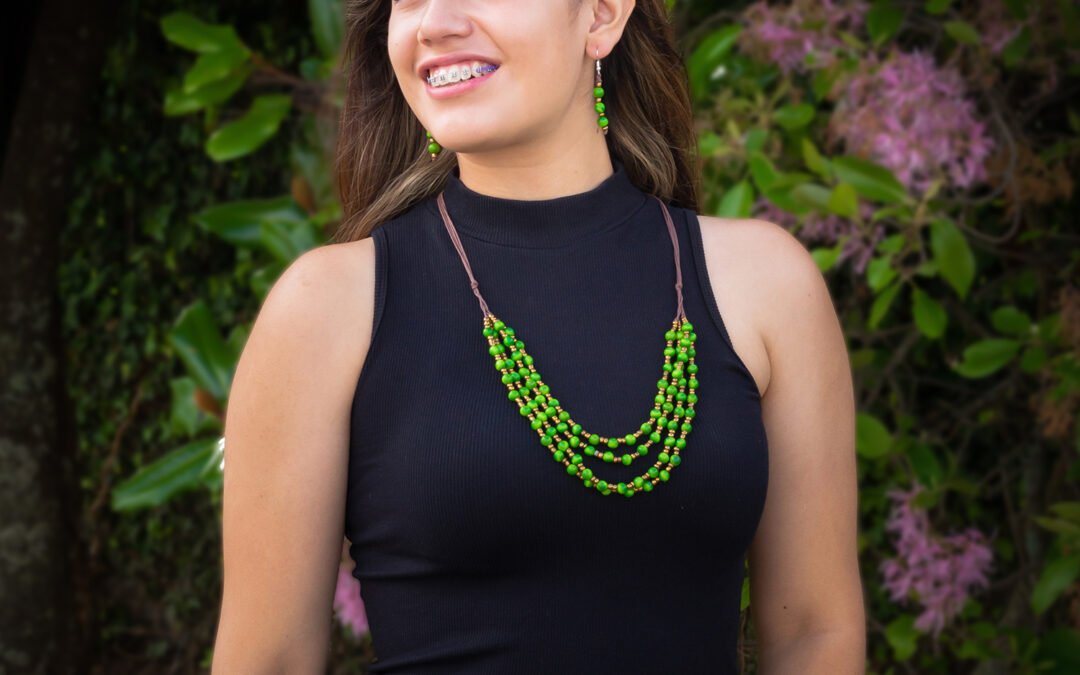 GREEN TAGUA NECKLACE