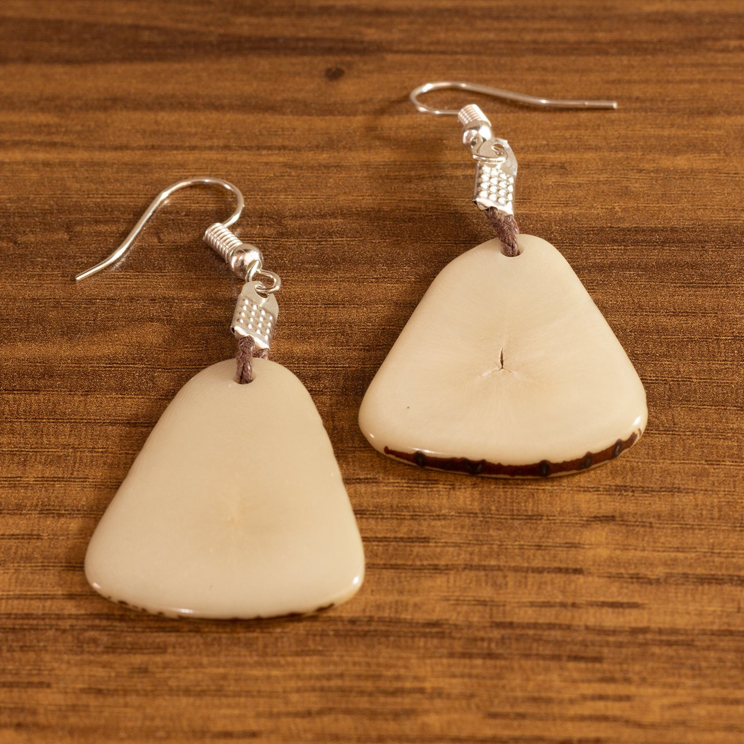 white-Tagua-earring-manta white-Tagua-earring-manta