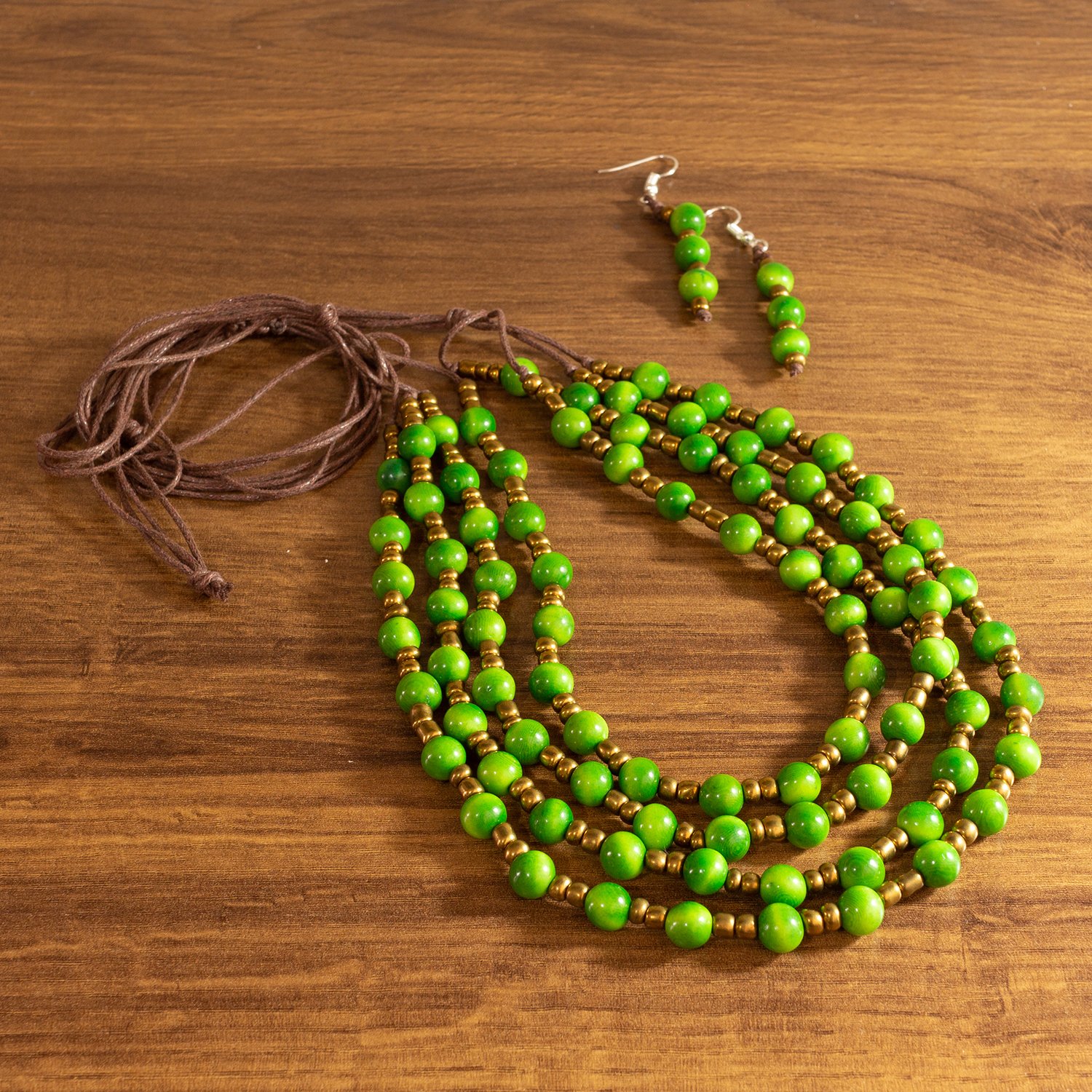 green-tagua-jewerly-women-esmeraldas green-tagua-jewerly-women-esmeraldas