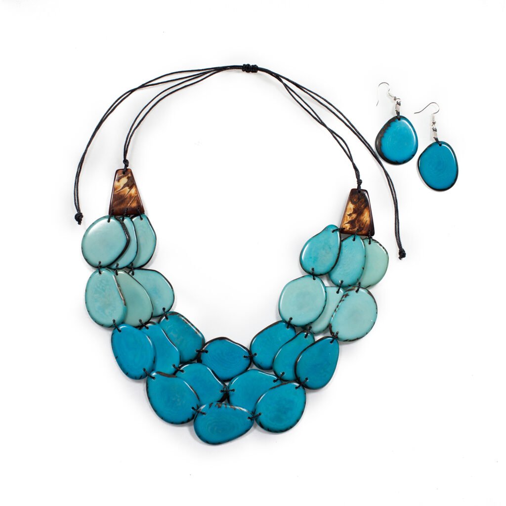 light-blue-Tagua-necklances-Los-Rios
